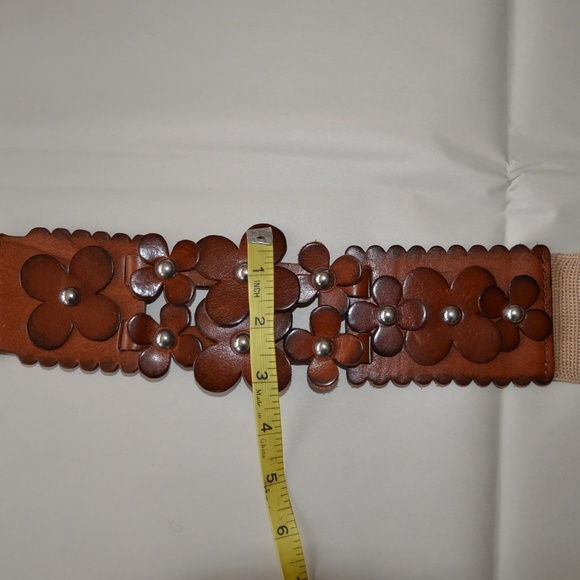 Leather Flower Belt - Picture 4 of 4
